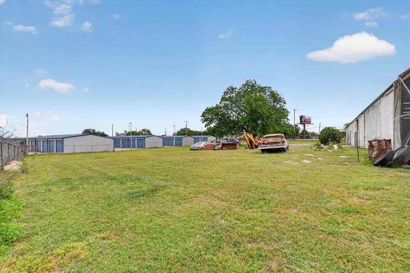 1092 W Highway 199, Springtown TX 76082 - Photo 29