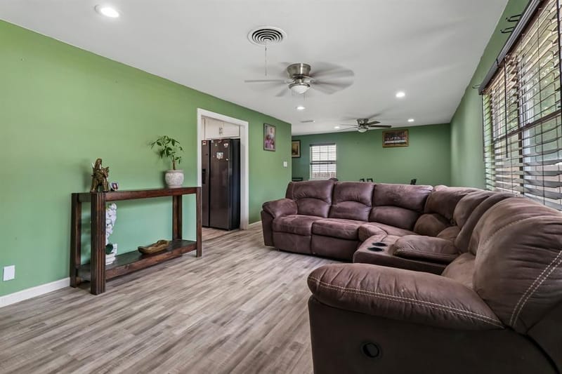 1812 Melissa Street, Arlington TX 76010 - Photo 10