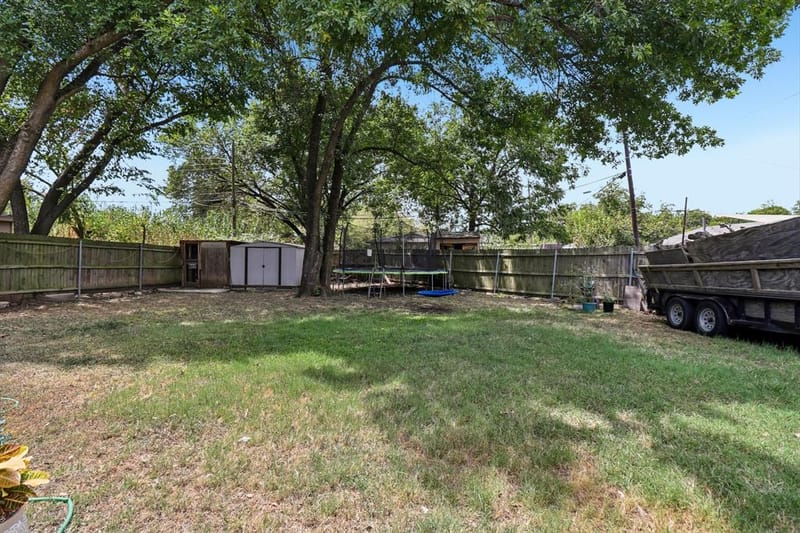 1812 Melissa Street, Arlington TX 76010 - Photo 33