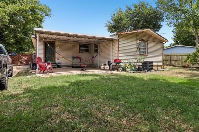 1812 Melissa Street, Arlington TX 76010 - Photo 35