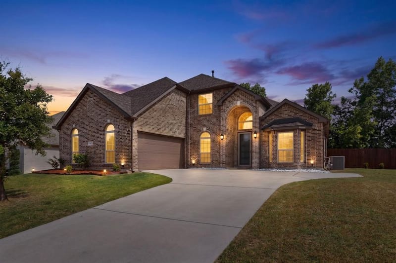 852 State Street, DeSoto TX 75115