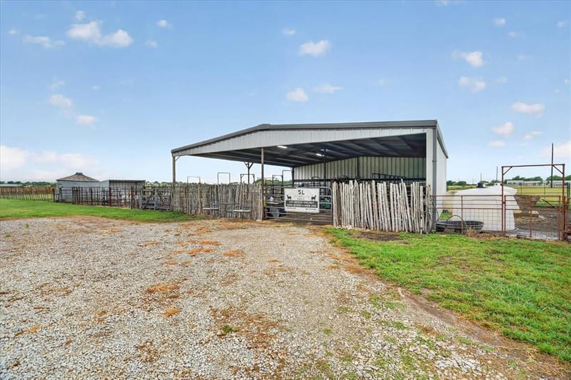 19001 N County Line Road, Ponder TX 76259 - Photo 35