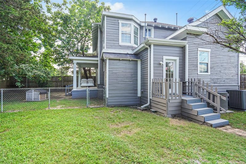 1001 S Travis Street, Sherman TX 75090 - Photo 33
