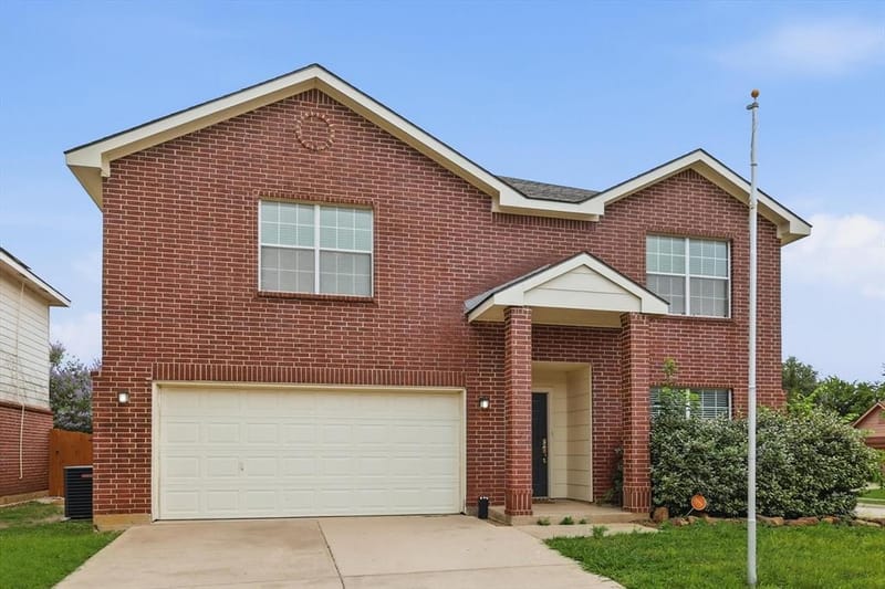 4957 Thorn Hollow Drive, Fort Worth TX 76244 - Photo 2