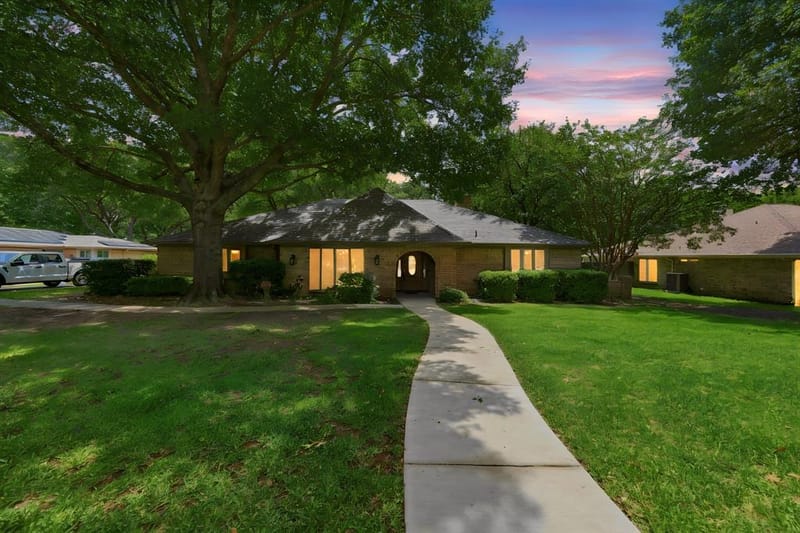 12008 SADDLEHORN Lane, Mansfield TX 76063