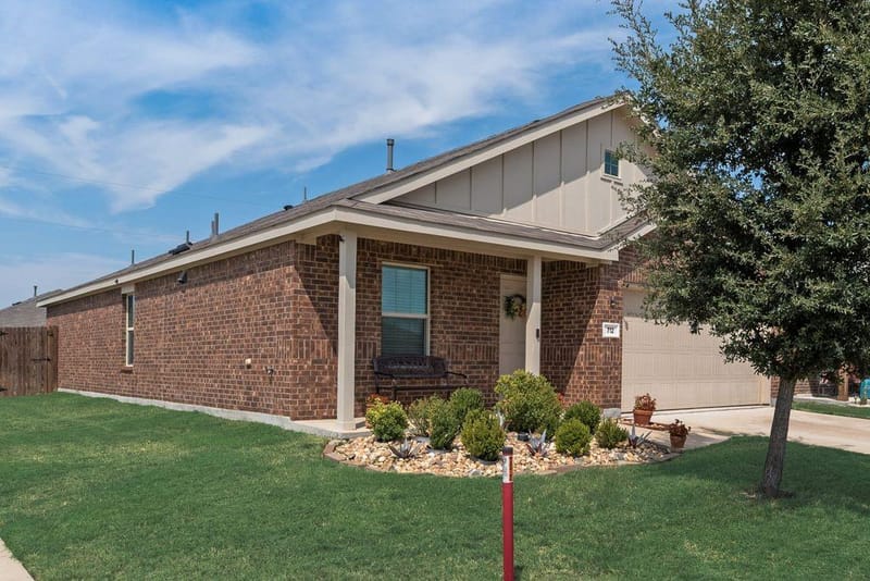 712 Odlozil Lane, Ennis TX 75119 - Photo 3