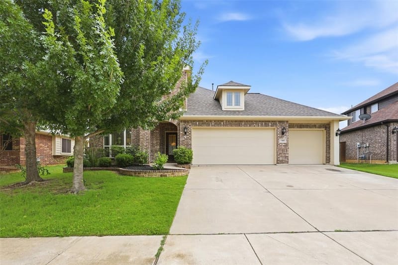 1385 Litchfield Lane, Burleson TX 76028