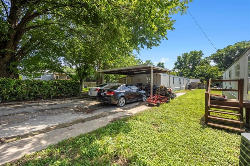 103 Syble Jean Drive, Burleson TX 76028 - Photo 2