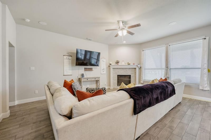 422 Milligan Drive, Midlothian TX 76065 - Photo 4
