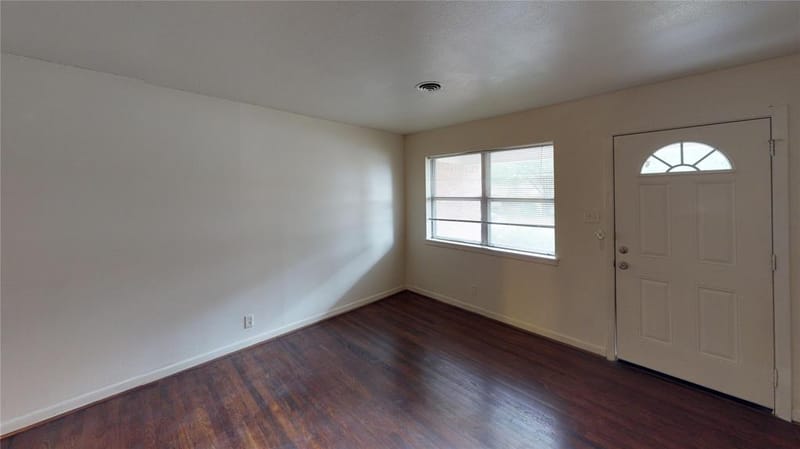 1705 Crescent Street, Denton TX 76201 - Photo 3