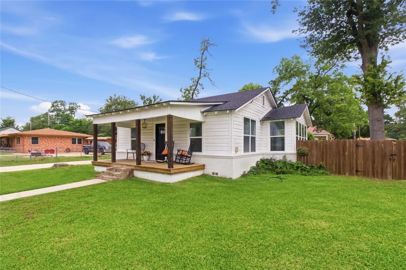 307 Locust Street, Winnsboro TX 75494 - Photo 2