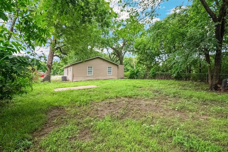 627 E Pacific Street, Sherman TX 75090 - Photo 24