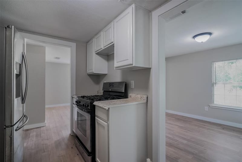 627 E Pacific Street, Sherman TX 75090 - Photo 11