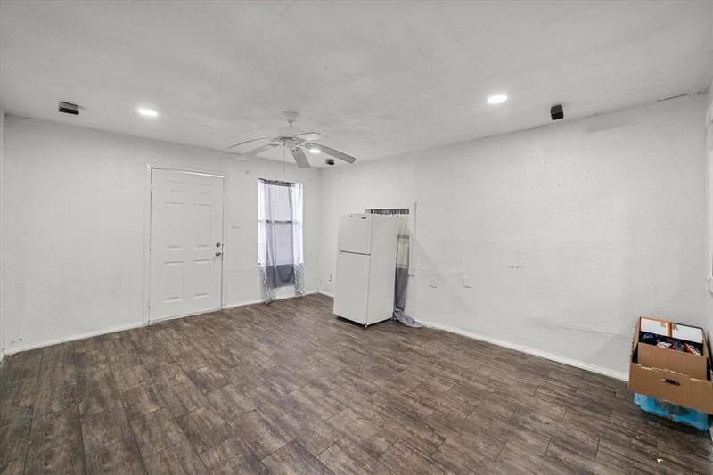 2118 W 12th Avenue, Corsicana TX 75110 - Photo 3