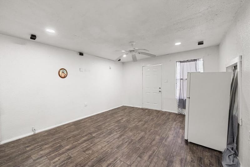 2118 W 12th Avenue, Corsicana TX 75110 - Photo 4