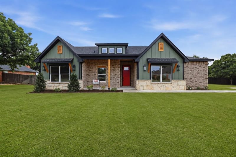 3201 Walnut Creek Parkway, Granbury TX 76049