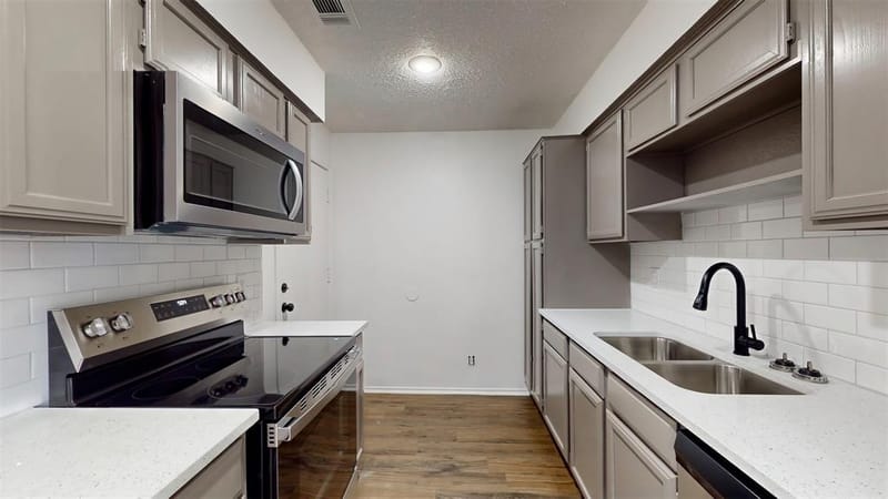 714 Bel Aire Crest, Irving TX 75061 - Photo 17