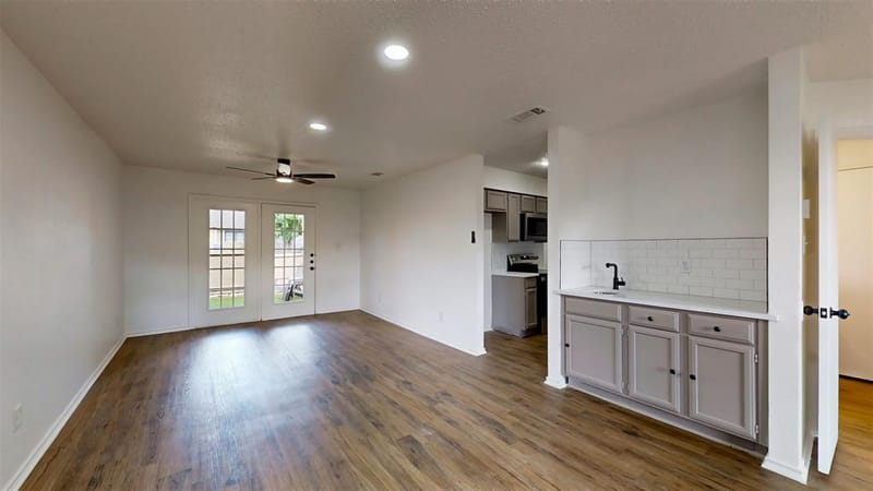 714 Bel Aire Crest, Irving TX 75061 - Photo 12