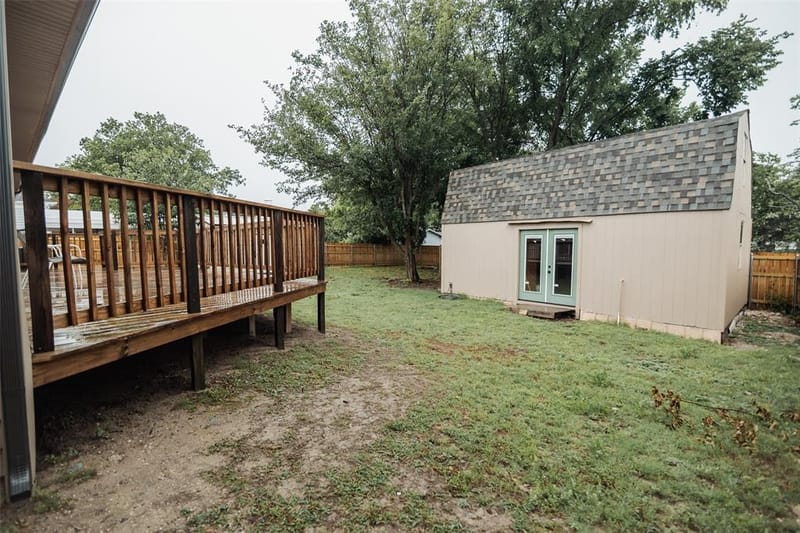 305 Ball Street, Tom Bean TX 75491 - Photo 31