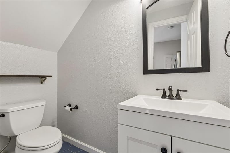 2212 Meadowstone Drive, Carrollton TX 75006 - Photo 12
