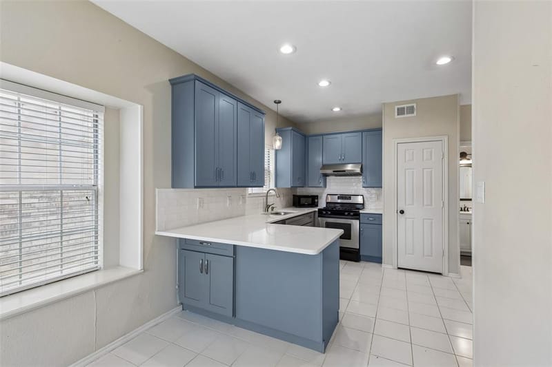2212 Meadowstone Drive, Carrollton TX 75006 - Photo 9