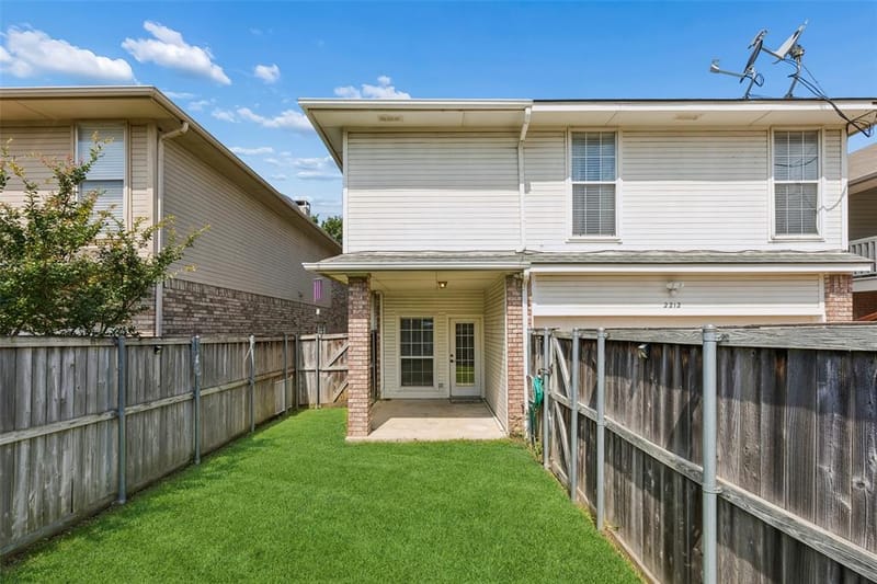 2212 Meadowstone Drive, Carrollton TX 75006 - Photo 24