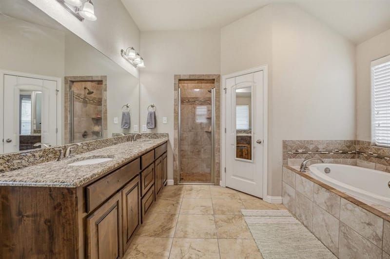 123 Donna Circle, Granbury TX 76049 - Photo 9