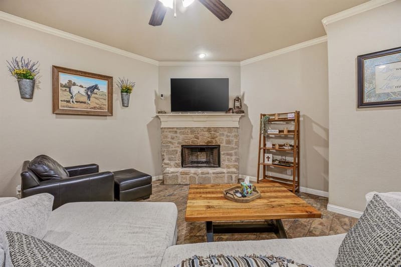 123 Donna Circle, Granbury TX 76049 - Photo 11