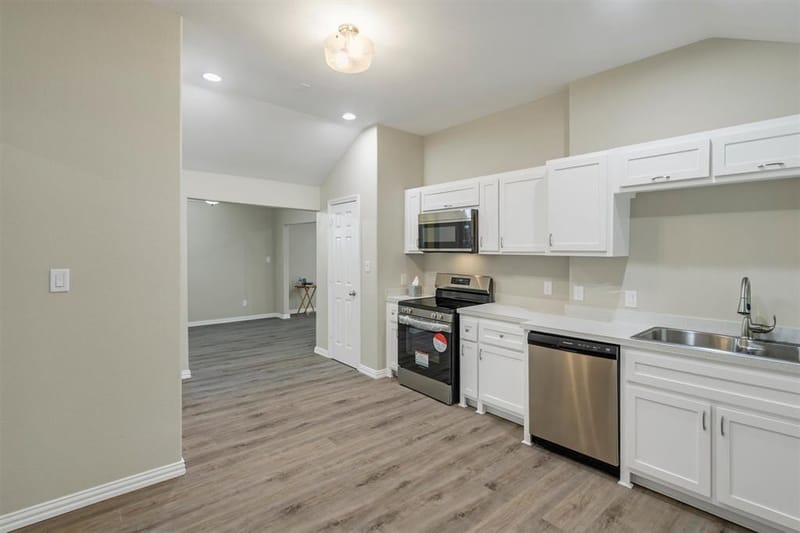 1037 E Cantey Street, Fort Worth TX 76104 - Photo 16