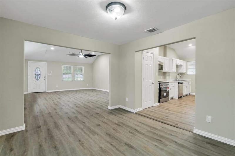 1037 E Cantey Street, Fort Worth TX 76104 - Photo 12