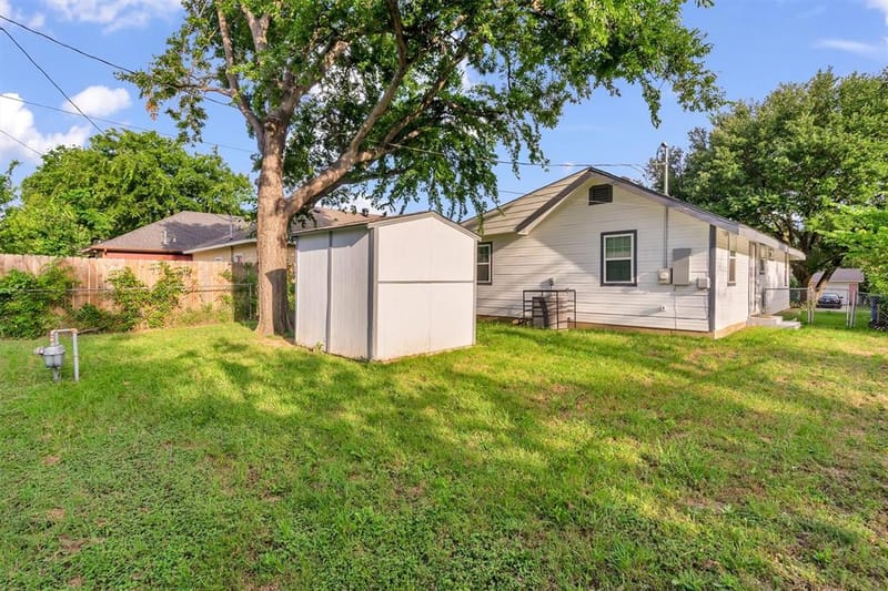 1037 E Cantey Street, Fort Worth TX 76104 - Photo 24