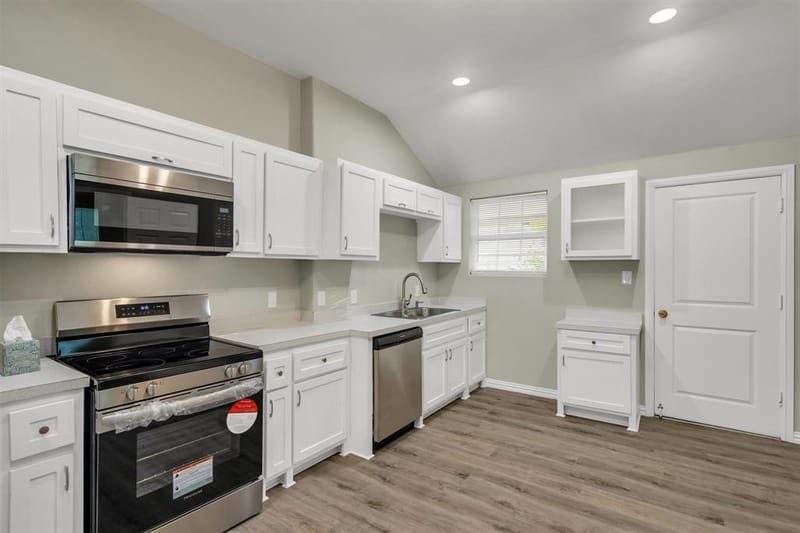 1037 E Cantey Street, Fort Worth TX 76104 - Photo 14