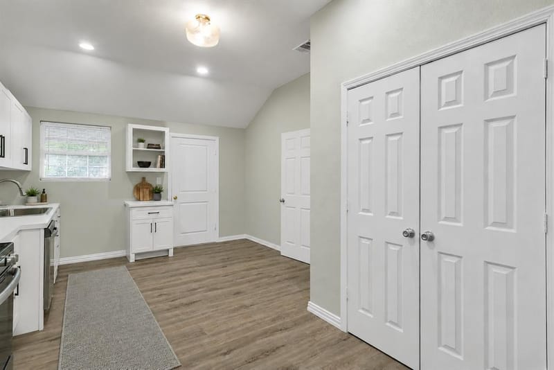 1037 E Cantey Street, Fort Worth TX 76104 - Photo 4