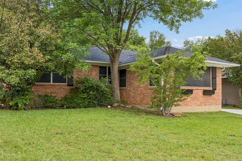636 Kessler Boulevard, Sherman TX 75092 - Photo 2