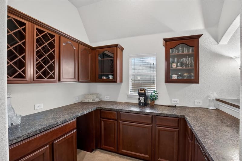 6601 Vintage Drive, Arlington TX 76001 - Photo 17