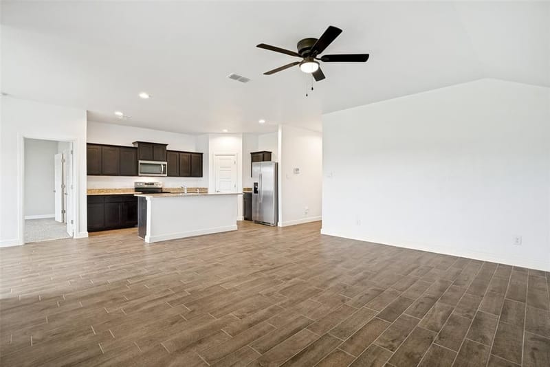 608 Breckenridge Park Drive, Alvarado TX 76009 - Photo 2