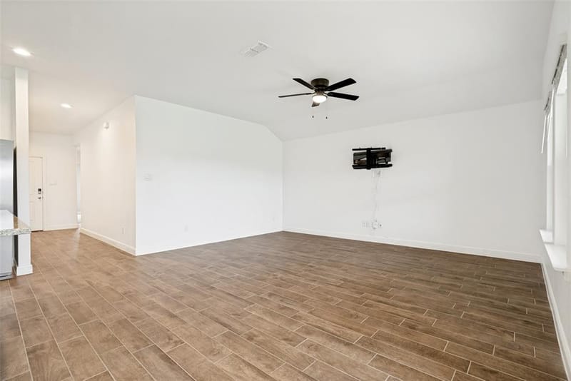 608 Breckenridge Park Drive, Alvarado TX 76009 - Photo 4