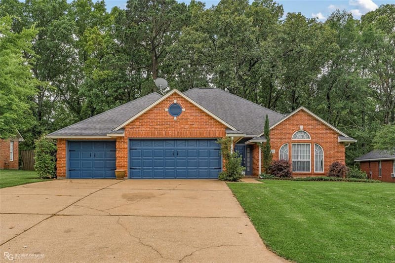 210 Country Club Drive, Benton LA 71006