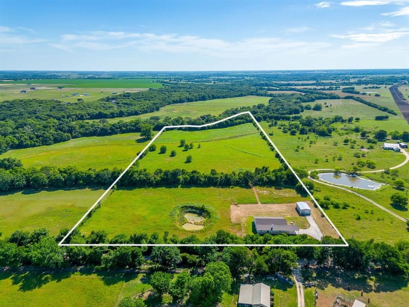 13901 County Road 102, Grandview TX 76050 - Photo 2