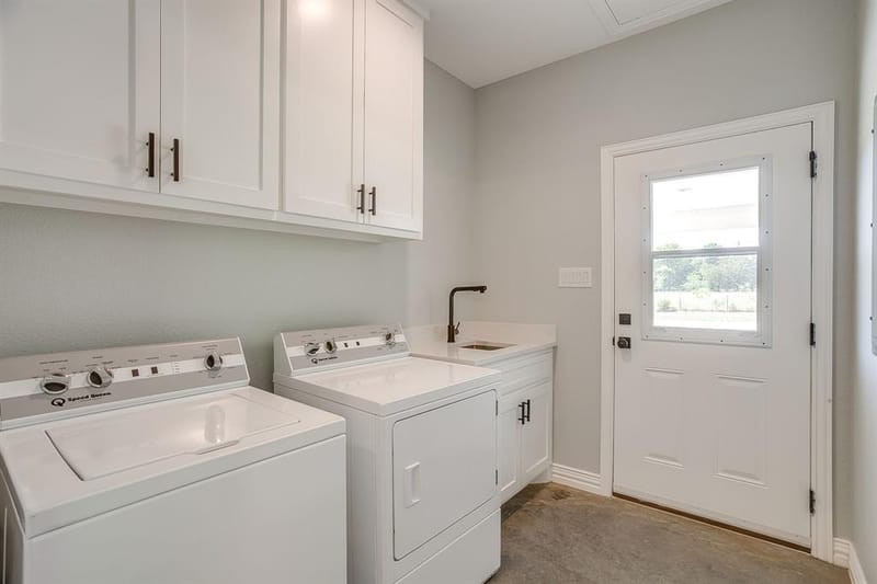 13901 County Road 102, Grandview TX 76050 - Photo 12