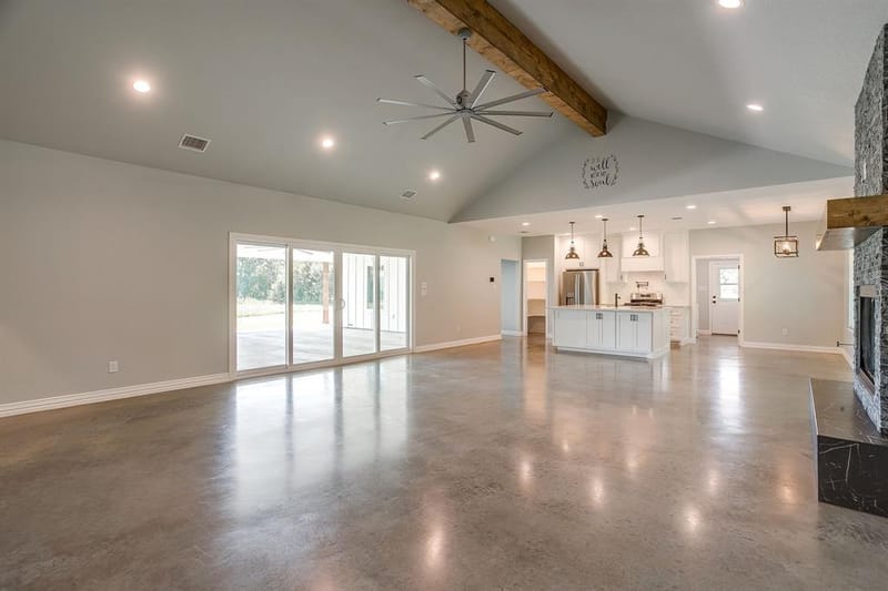 13901 County Road 102, Grandview TX 76050 - Photo 7