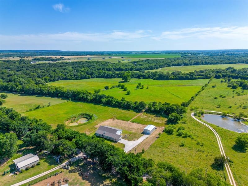 13901 County Road 102, Grandview TX 76050 - Photo 36