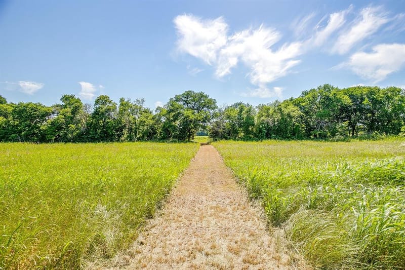13901 County Road 102, Grandview TX 76050 - Photo 32