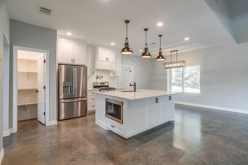13901 County Road 102, Grandview TX 76050 - Photo 9