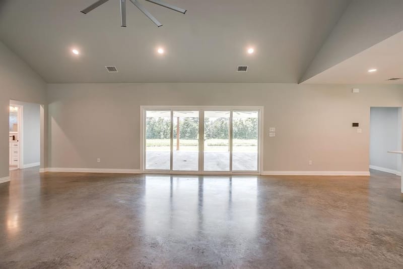 13901 County Road 102, Grandview TX 76050 - Photo 14