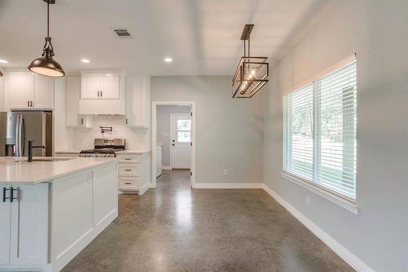 13901 County Road 102, Grandview TX 76050 - Photo 11