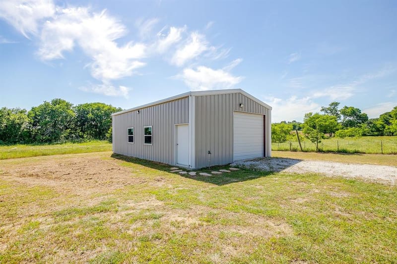 13901 County Road 102, Grandview TX 76050 - Photo 35