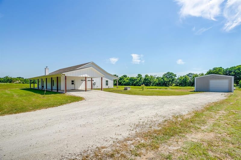 13901 County Road 102, Grandview TX 76050 - Photo 4