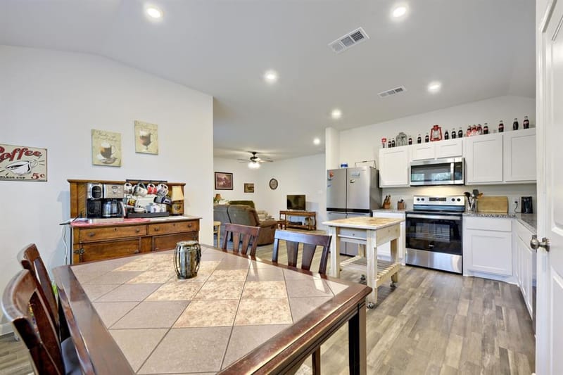 420 Jameson Street, Springtown TX 76082 - Photo 2