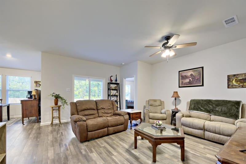 420 Jameson Street, Springtown TX 76082 - Photo 6